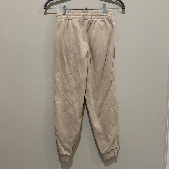 Nike Big Kids Beige Jogger Sweat Pants - Picture 2 of 4